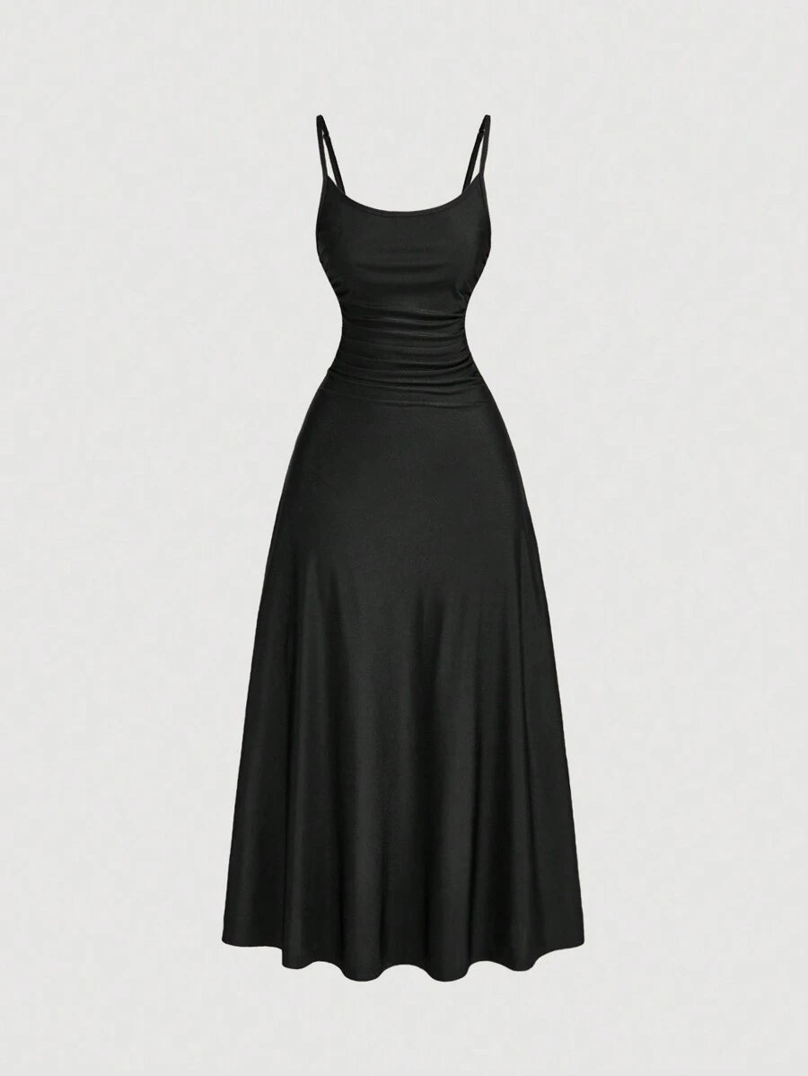 Robe Cami Évasée Unicolore Élégante