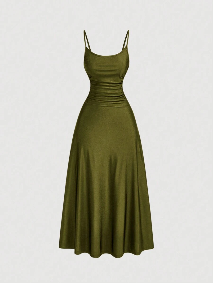 Robe Cami Évasée Unicolore Élégante