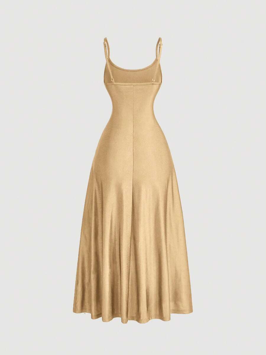 Robe Cami Évasée Unicolore Élégante