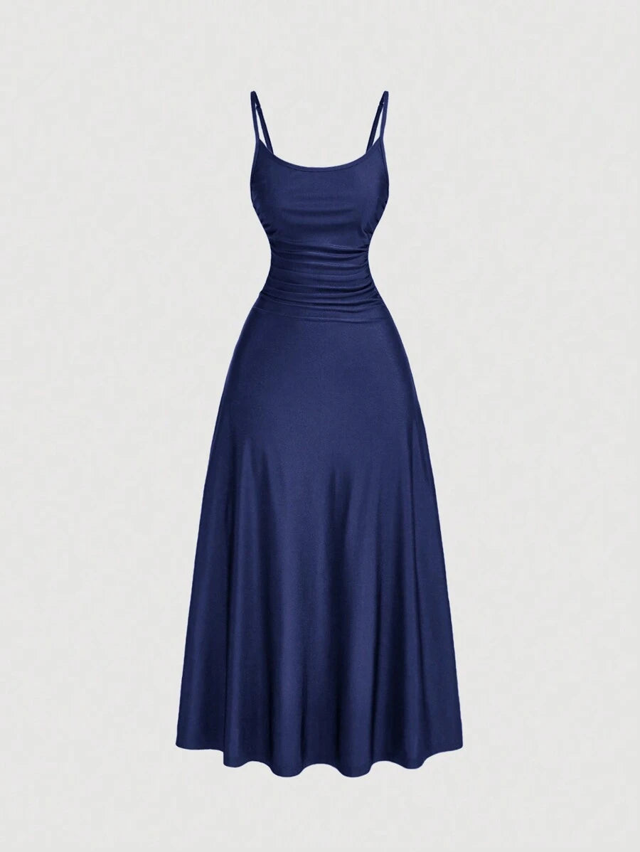 Robe Cami Évasée Unicolore Élégante