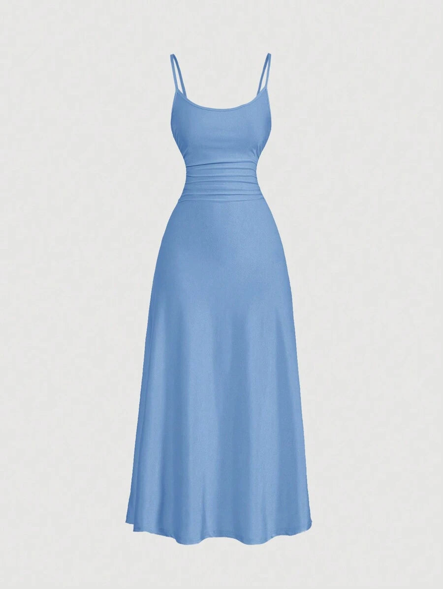 Robe Cami Évasée Unicolore Élégante