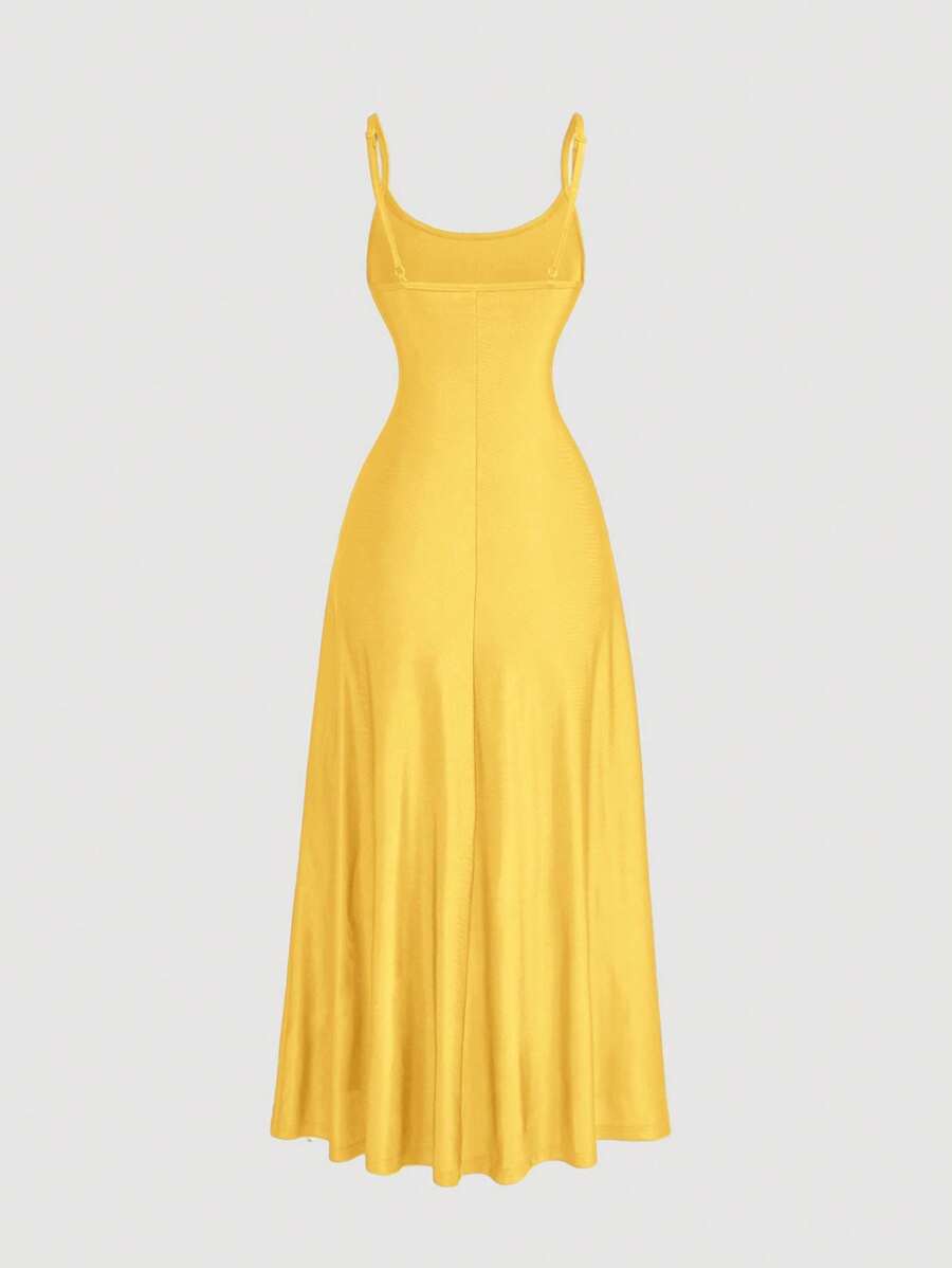 Robe Cami Évasée Unicolore Élégante