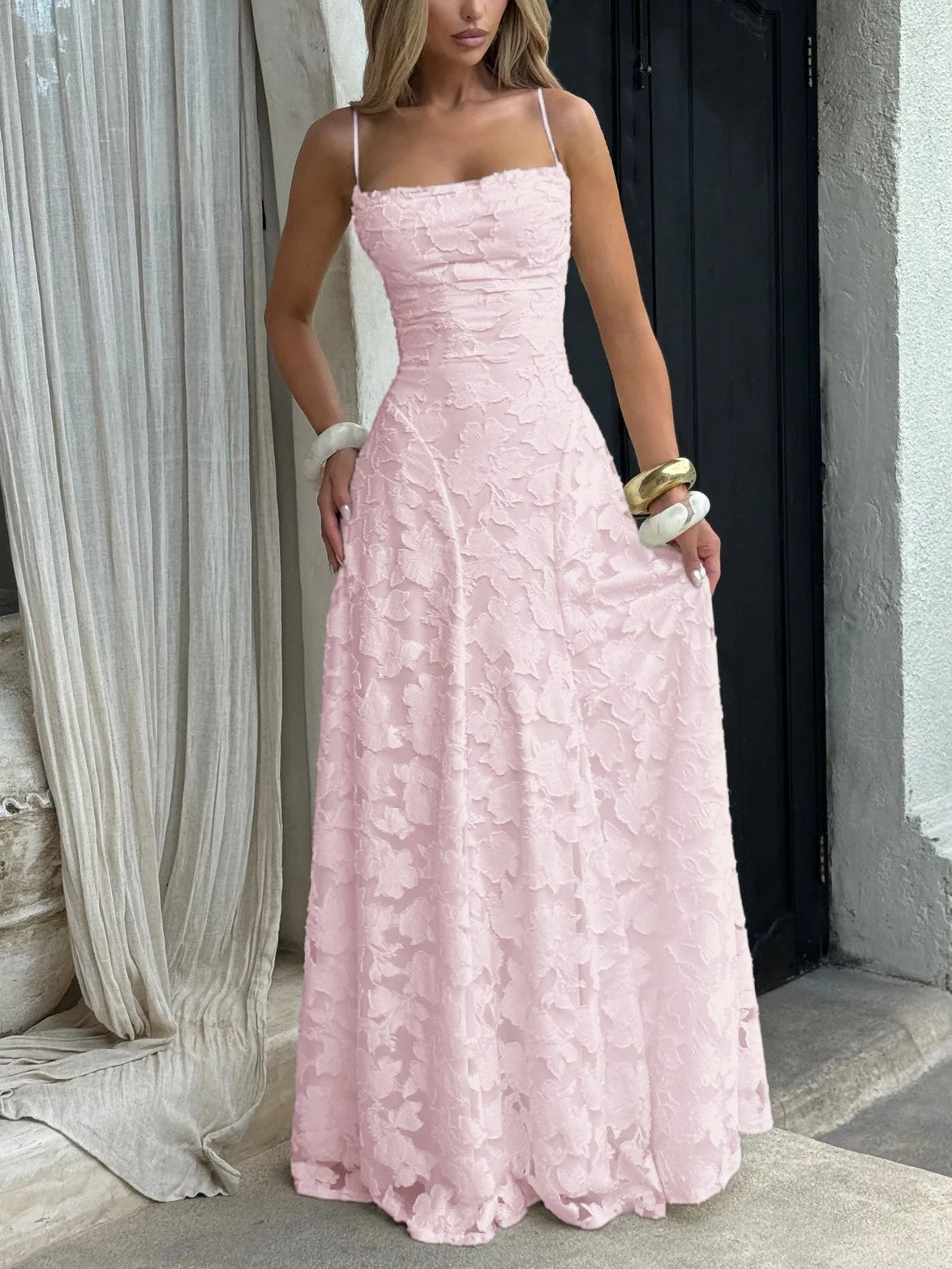 Robe Longue Élégante à Motifs Subtils