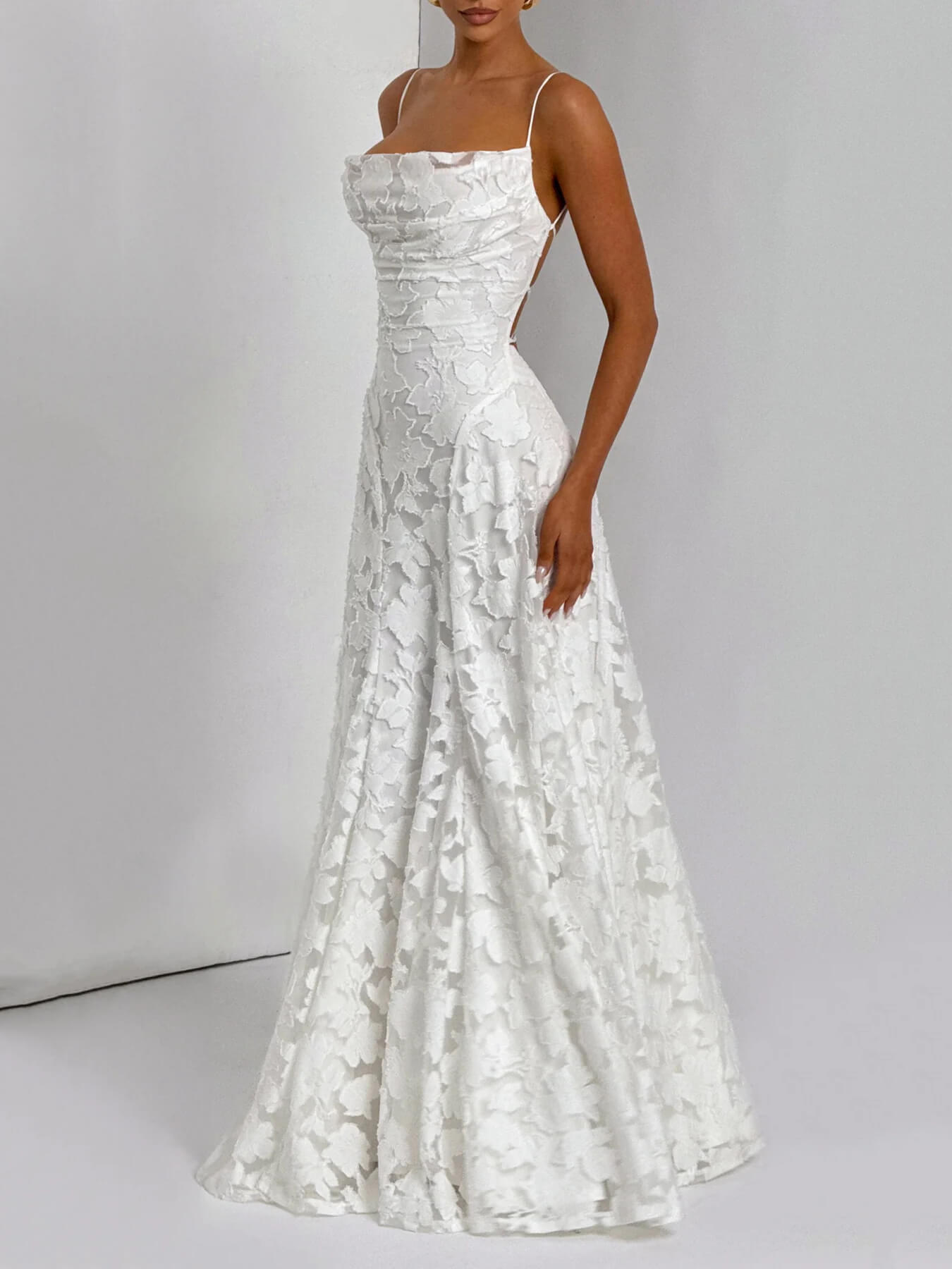 Robe Longue Élégante à Motifs Subtils