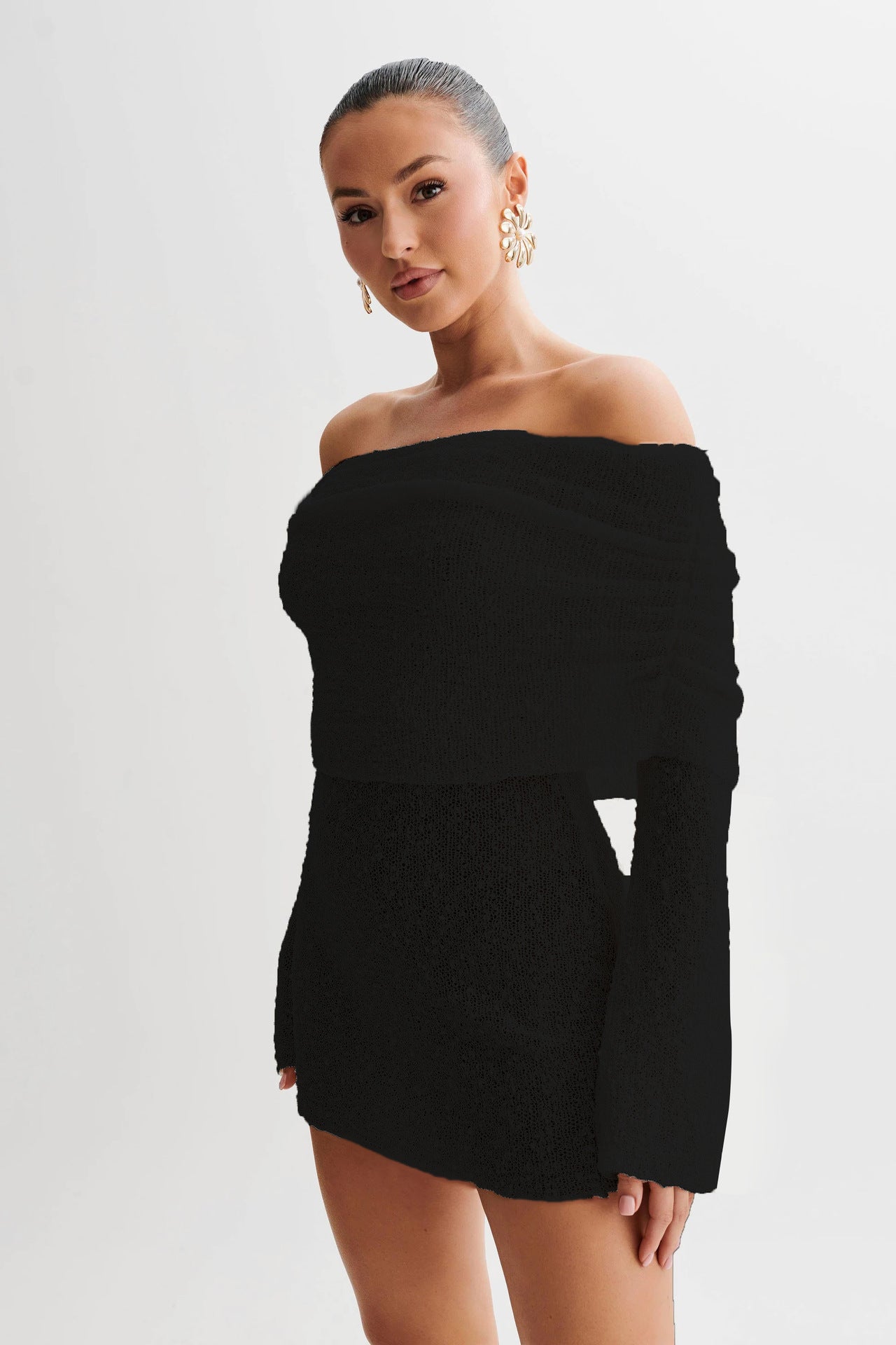 Robe Pull Tricotée à Épaules Dénudées – Élégance Printanière