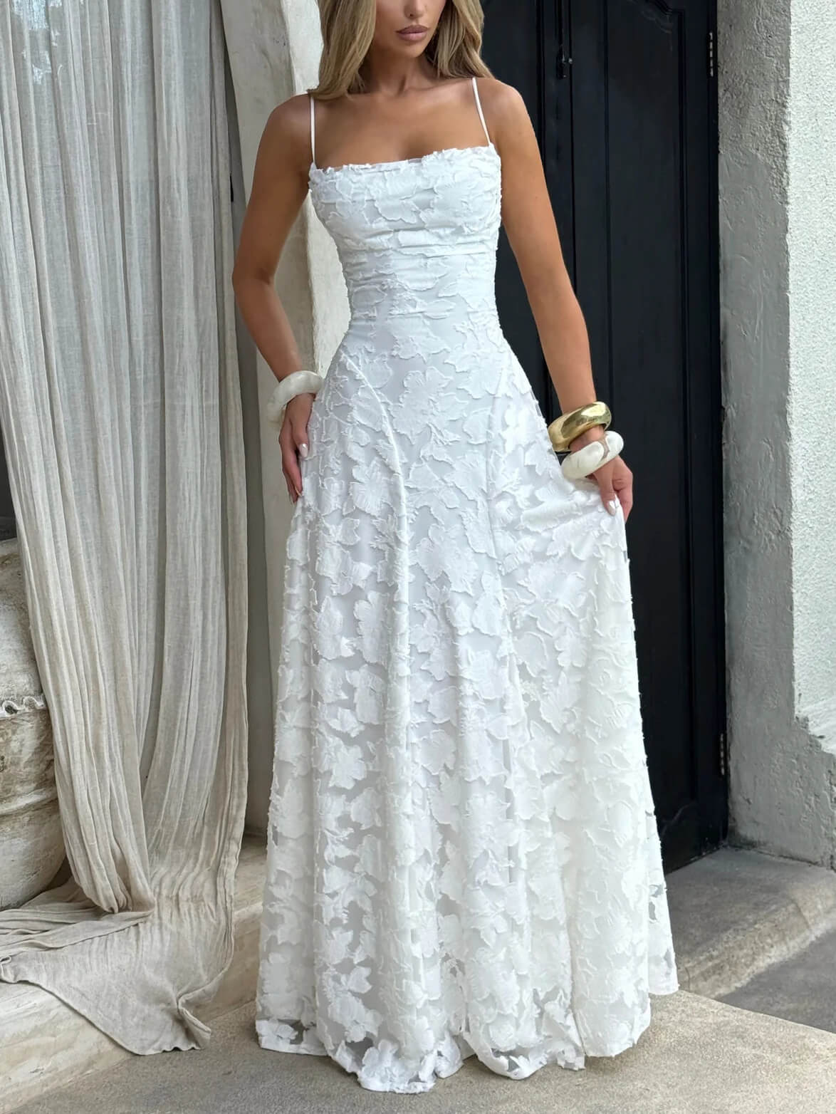 Robe Longue Élégante à Motifs Subtils